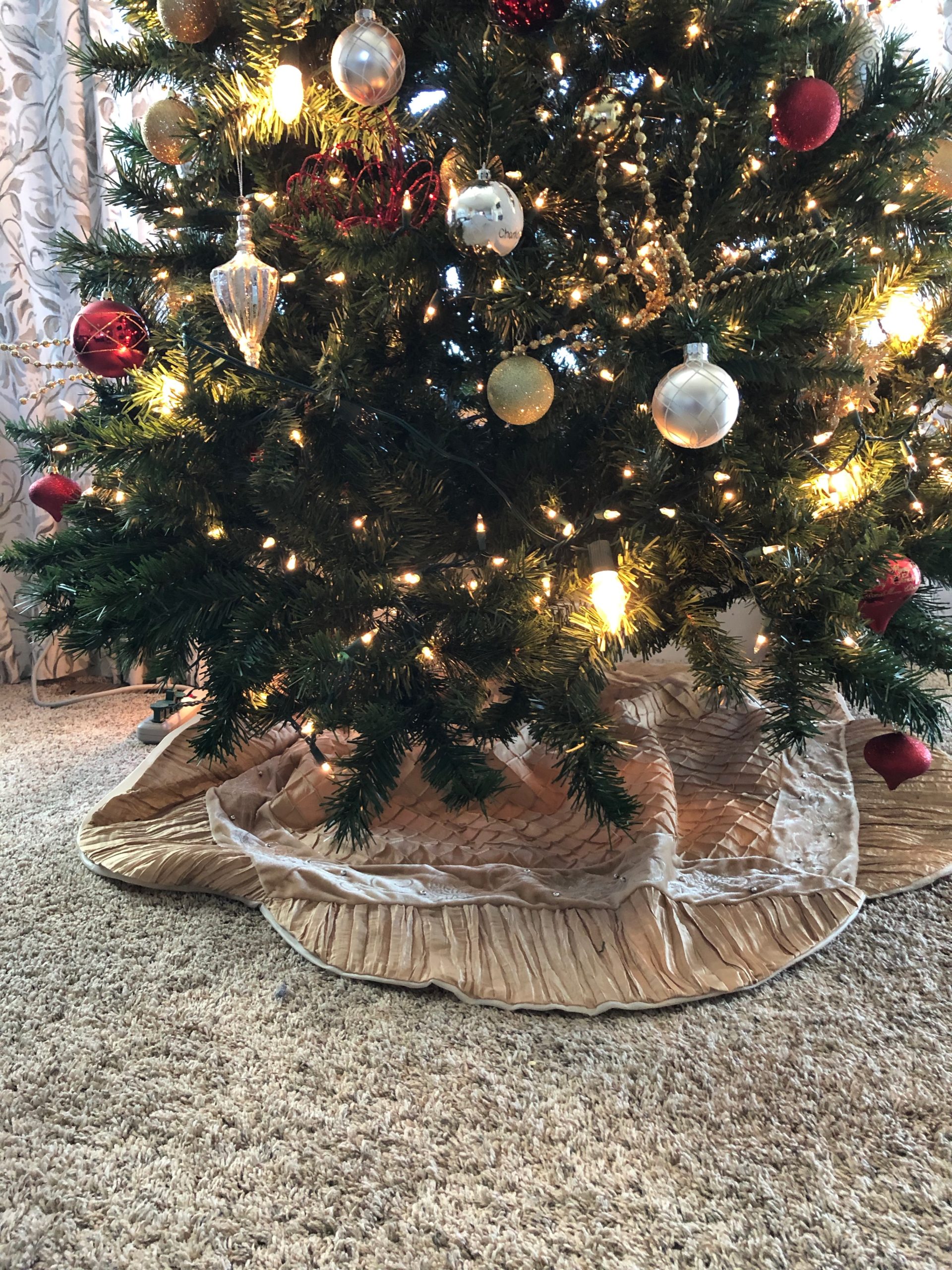 Holiday tree with gold and red